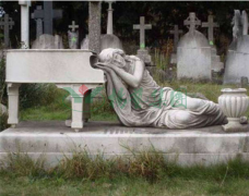 墓碑也需要特色？？？？？？盘货天下上最具创意的墓碑