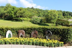 优德88小型艺术雕塑葬：让生命以美学姿态归于自然